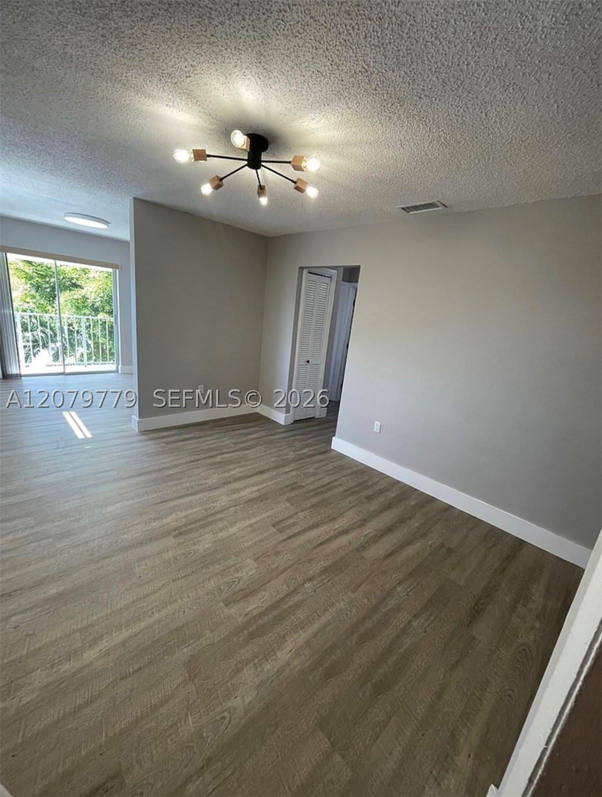 827 SW 11th Ave – photo 4