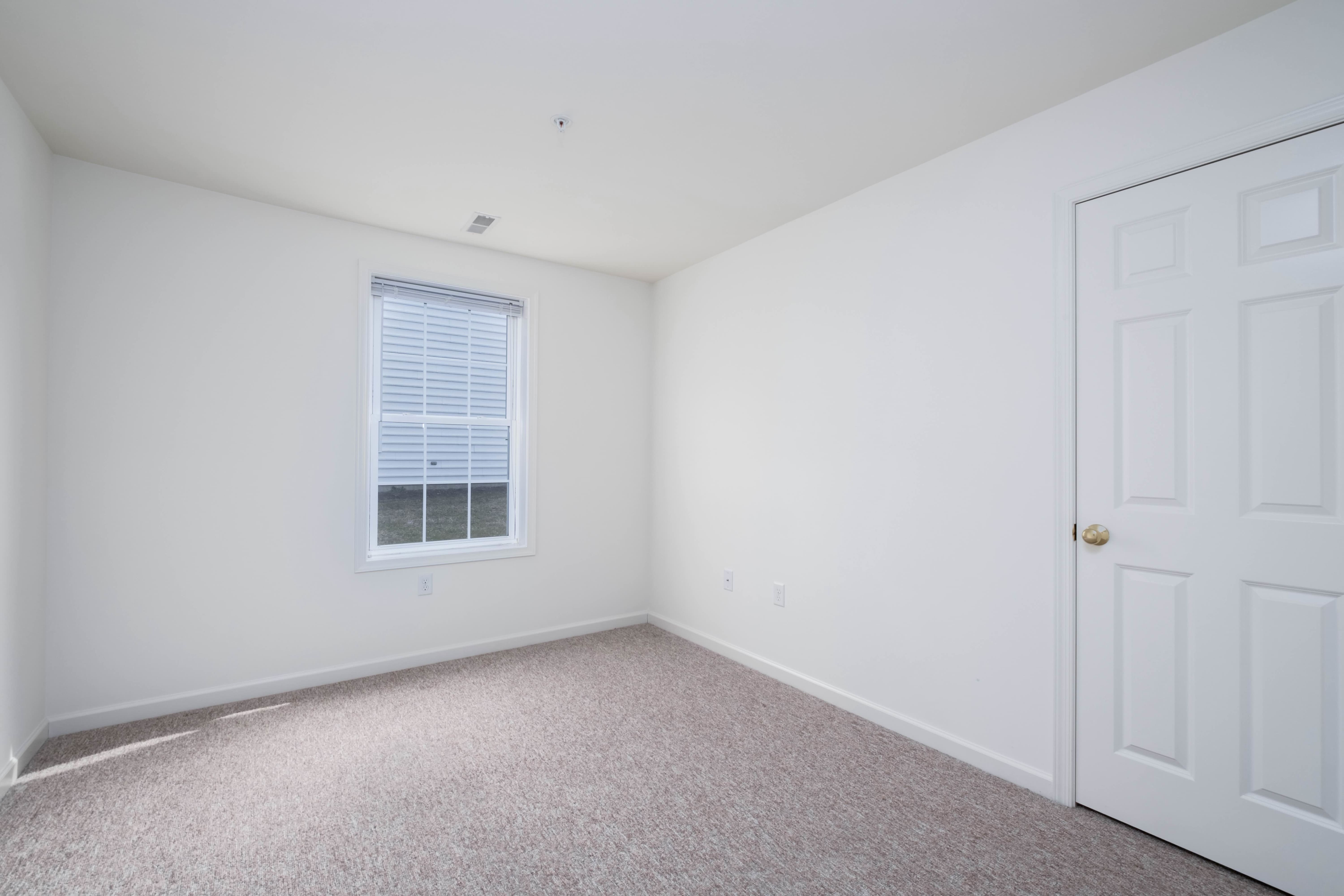 301 College Manor Ave – photo 5