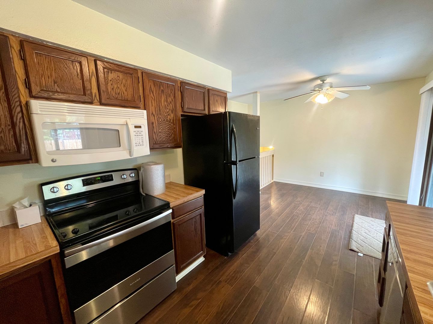 4 Bed, 2 Bath Loveland, CO Home- Fenced Backyard, A/C, & 2 Car Garage! – photo 1