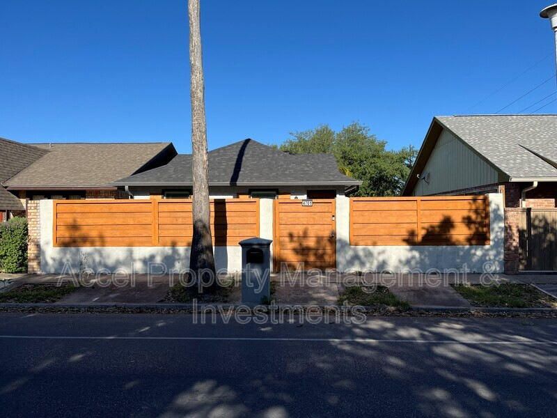 4701 N. 6th St. – photo 2