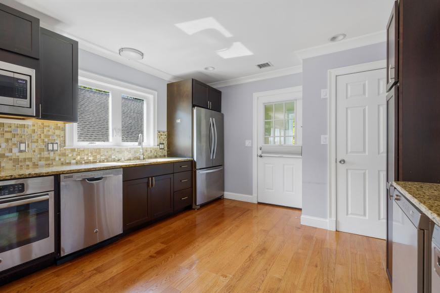 143 Williams St – photo 3