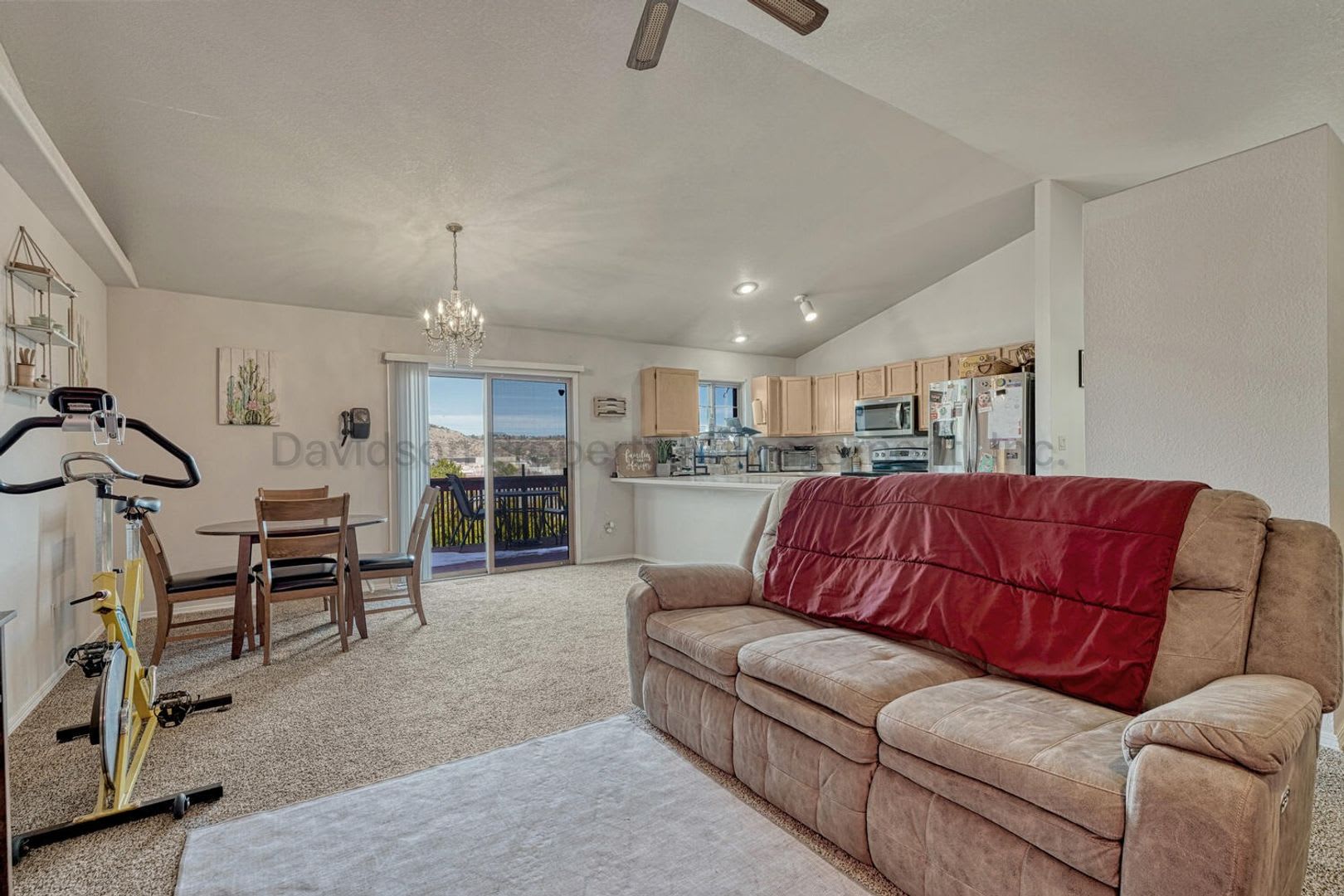 Inviting 3 Bedroom Townhouse on the West Side of Colorado Springs – photo 4