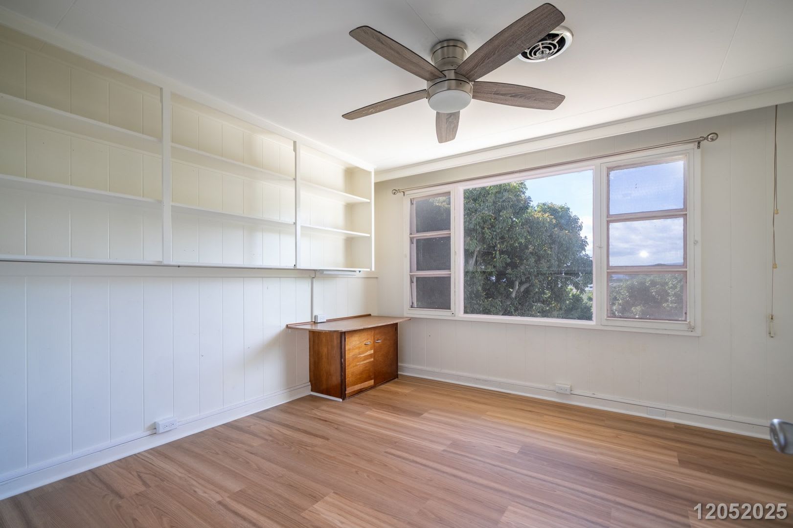 Partially Renovated Upstairs 3 BD 1 BA home in Aiea ($200 off if rented by the end of August) – photo 3