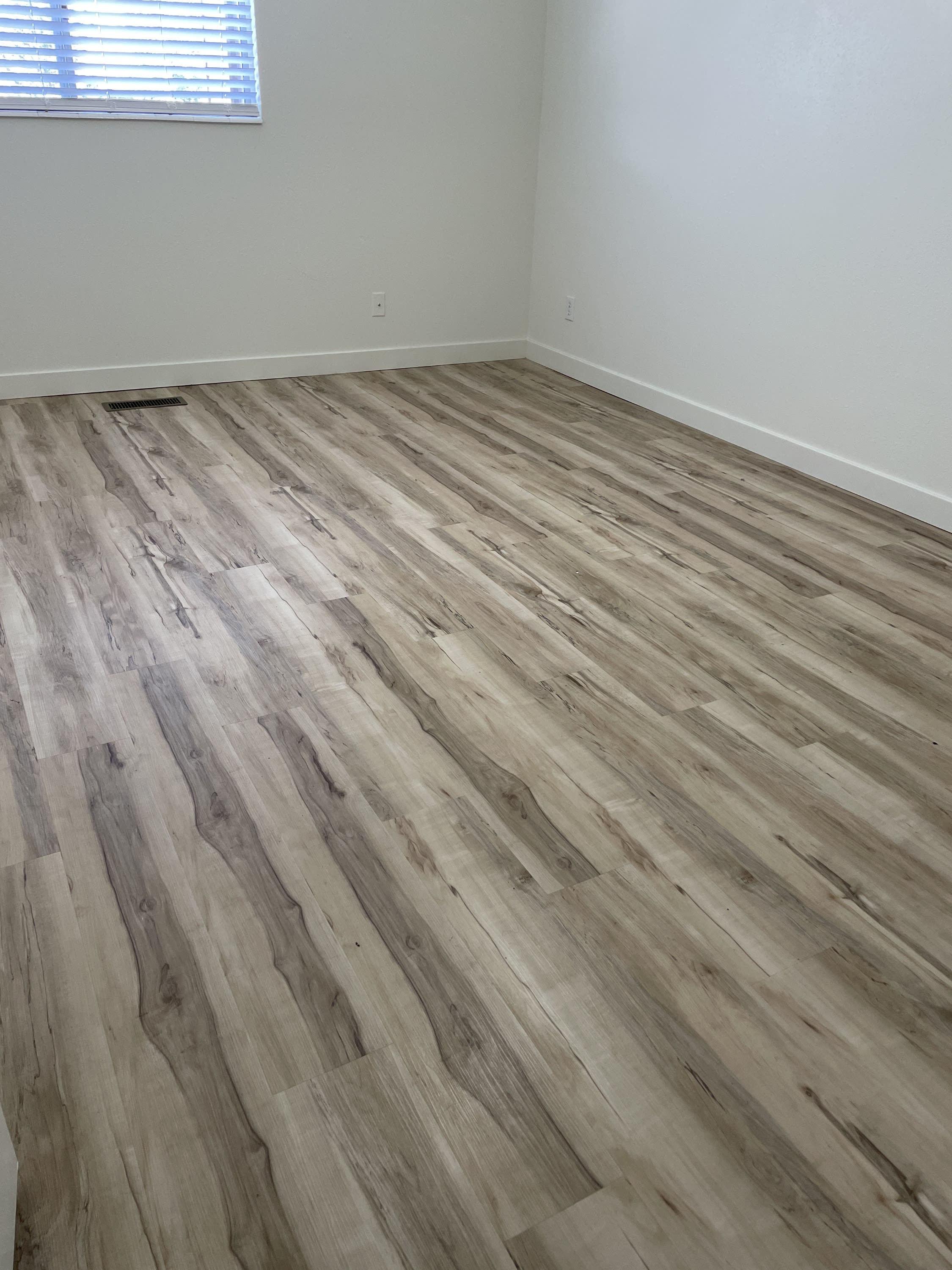 89 South Valley Drive 33 – photo 2
