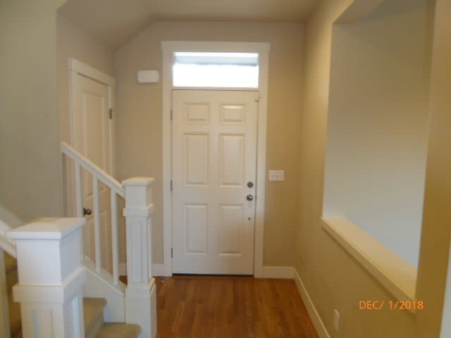Beautiful 3 Bed 2 5 Bath Home In Redmond Ridge – photo 2