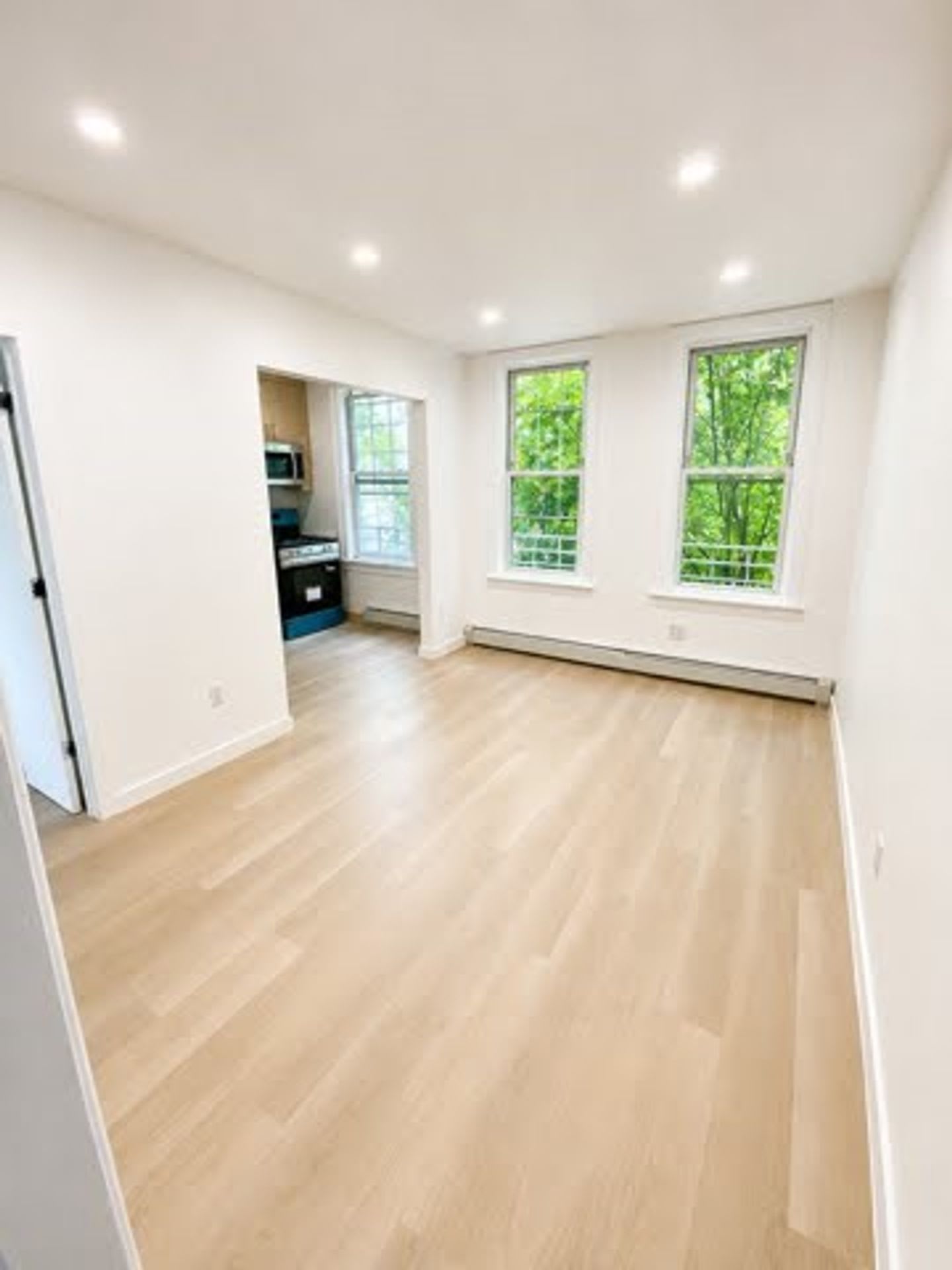 1 Bedroom Apartment Fully Renovated for Rent – photo 5
