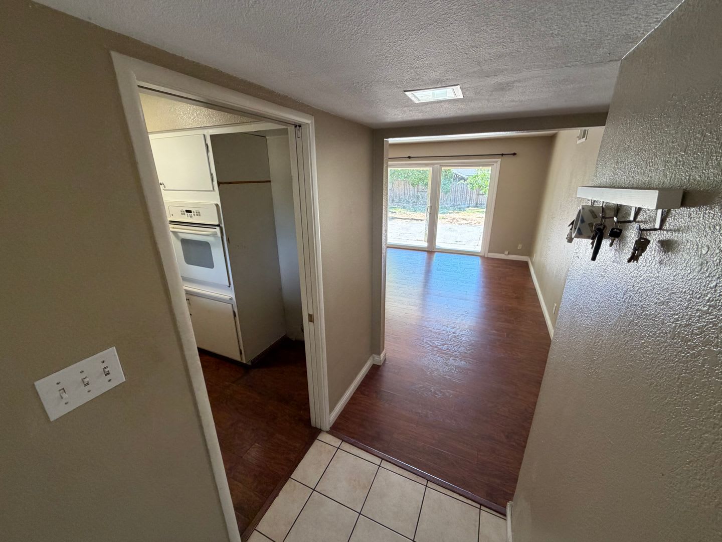 Spacious And Cozy 4 Bedroom 3 Bath Carmichael Area Pre Rent Today – photo 5
