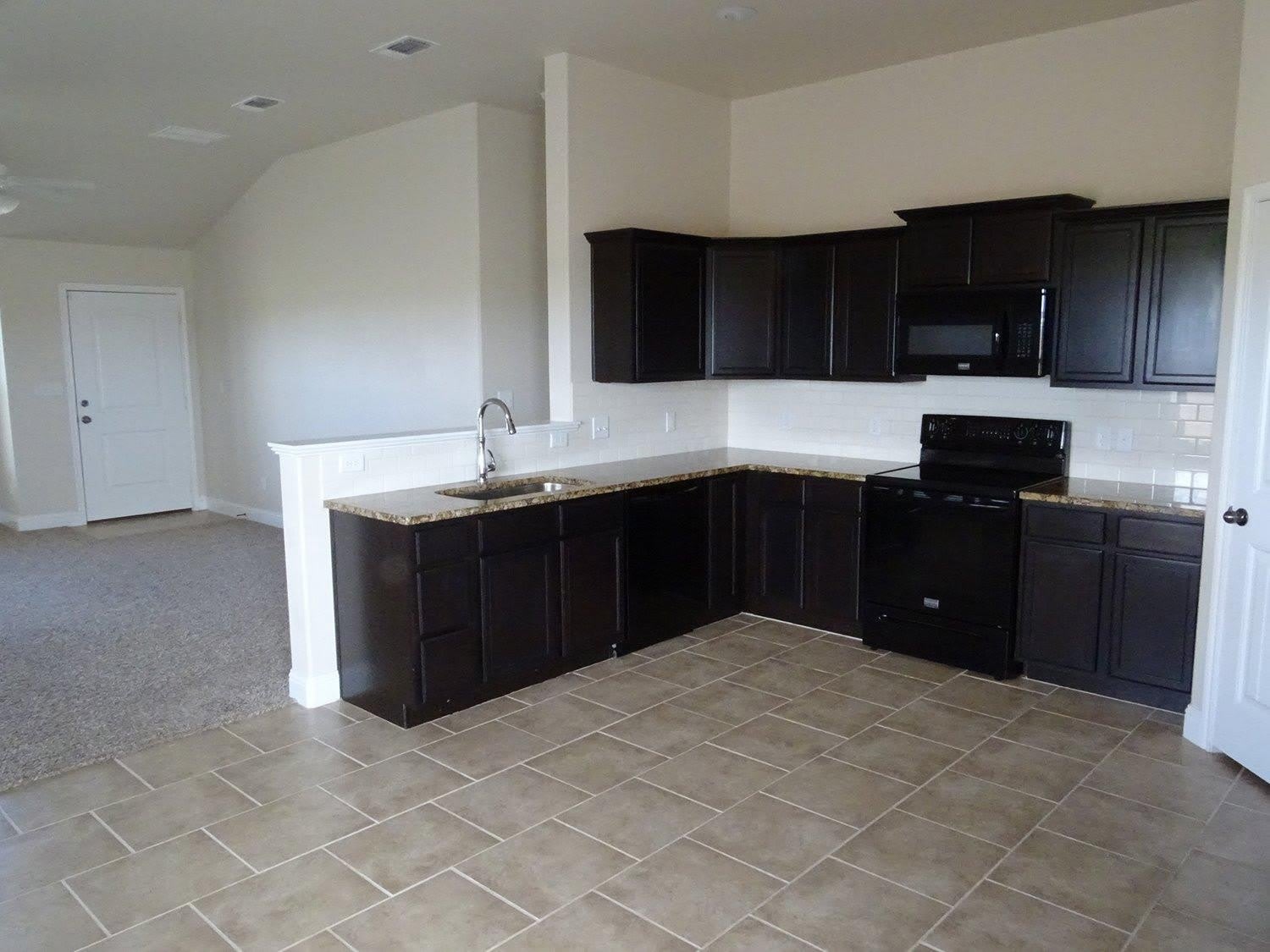 11107 Everett Avenue – photo 5