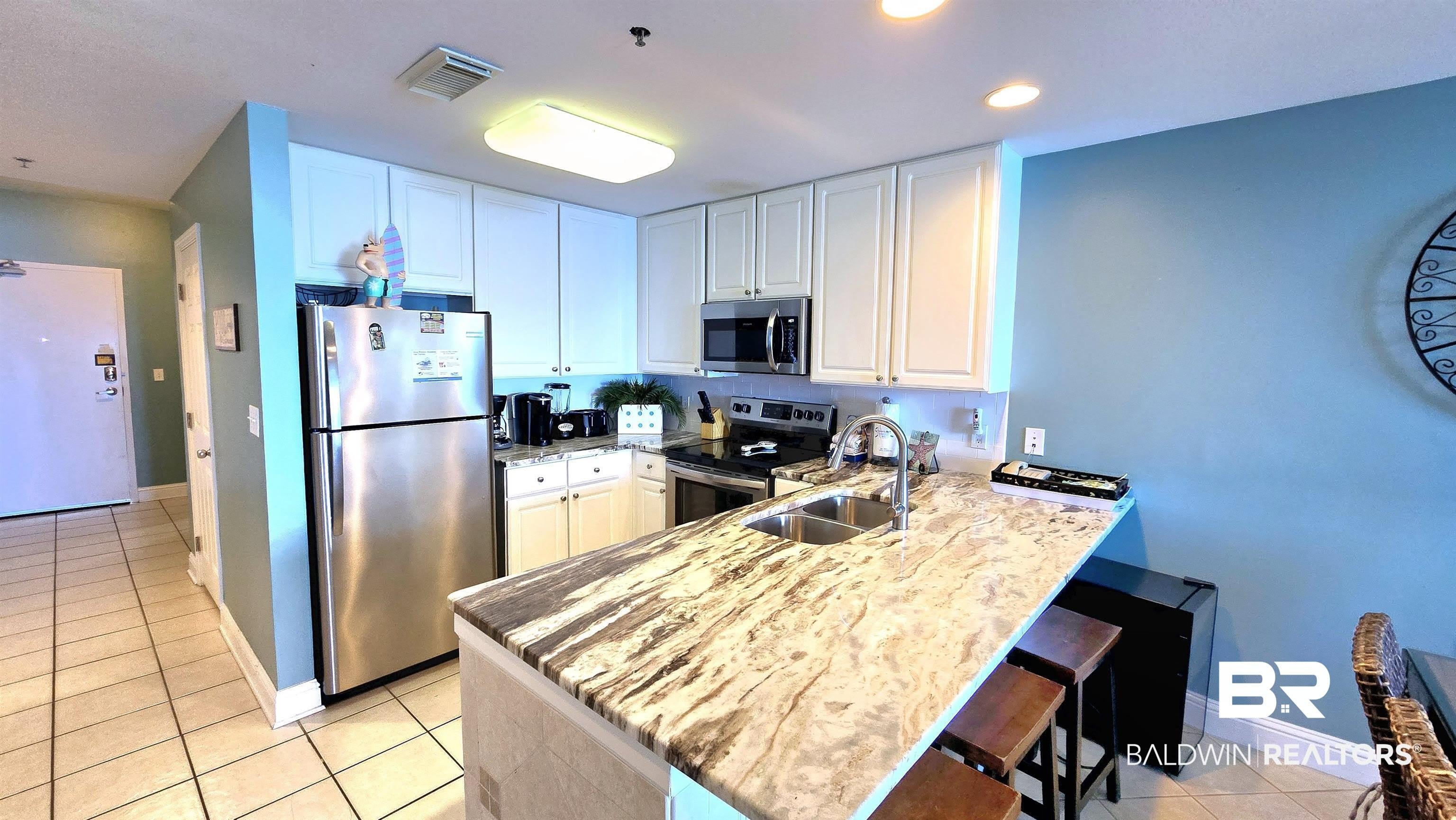455 E Beach Boulevard – photo 2
