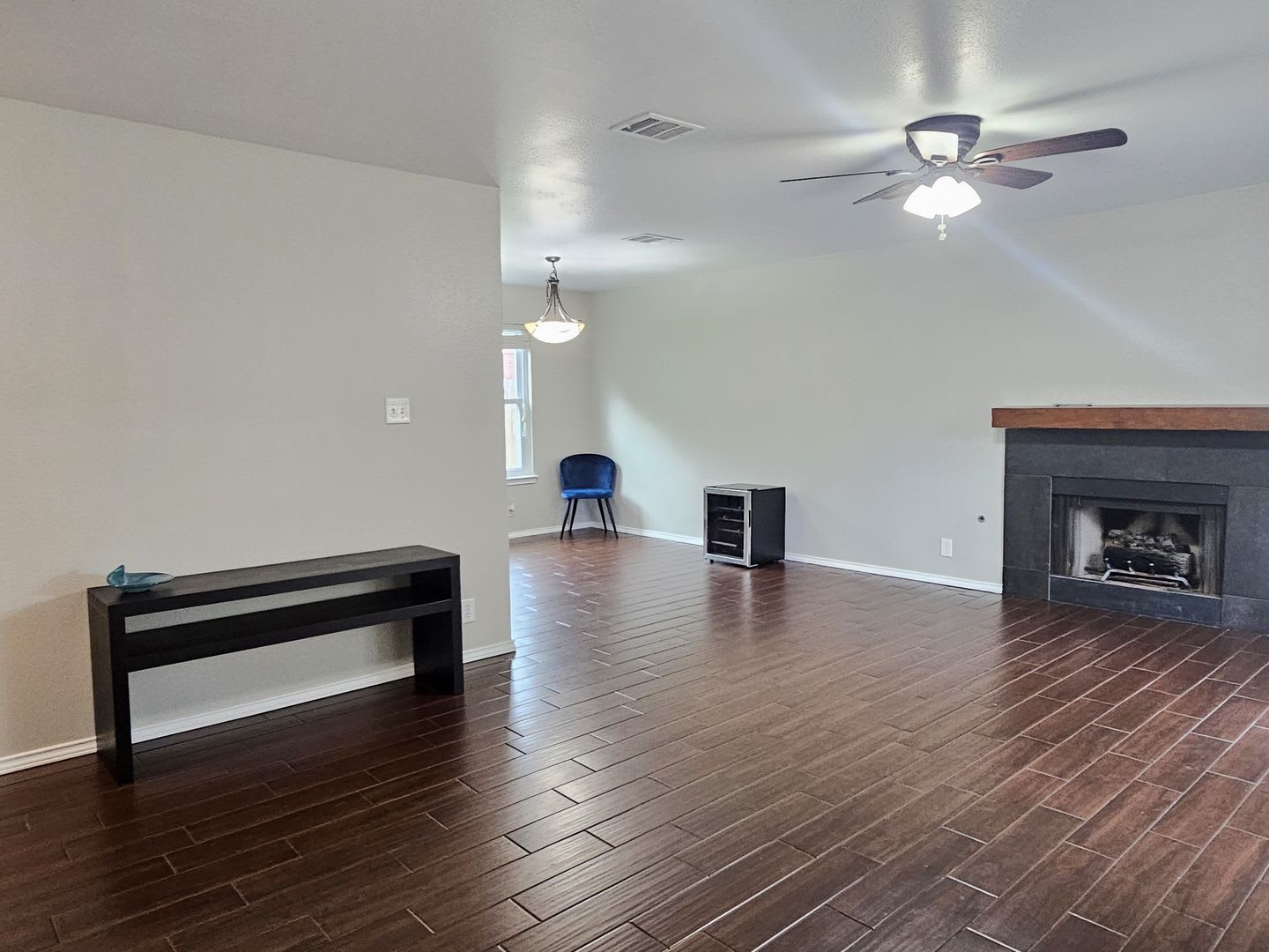 Welcome Home to This 4 Bed / 2.5 Bath Home in Round Rock – photo 3
