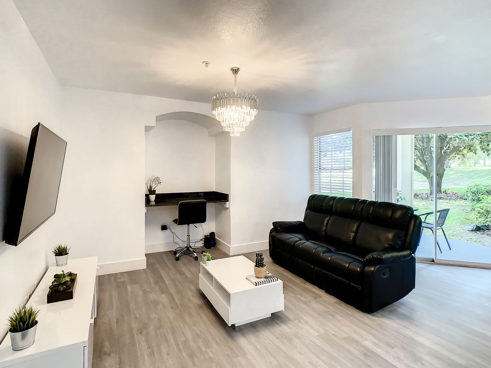 7200 Westpointe Boulevard – photo 1