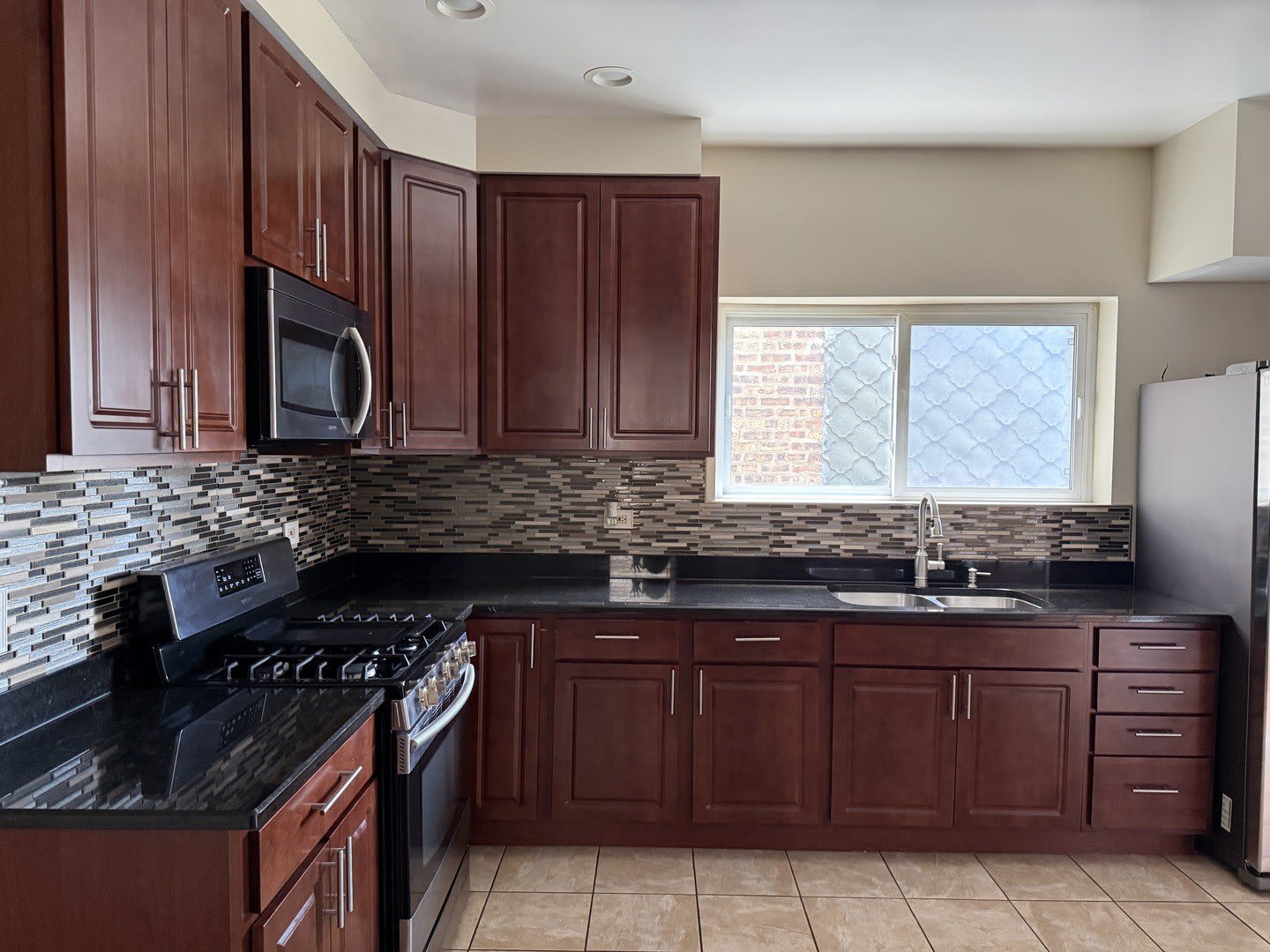 2252 N Laramie Avenue – photo 3