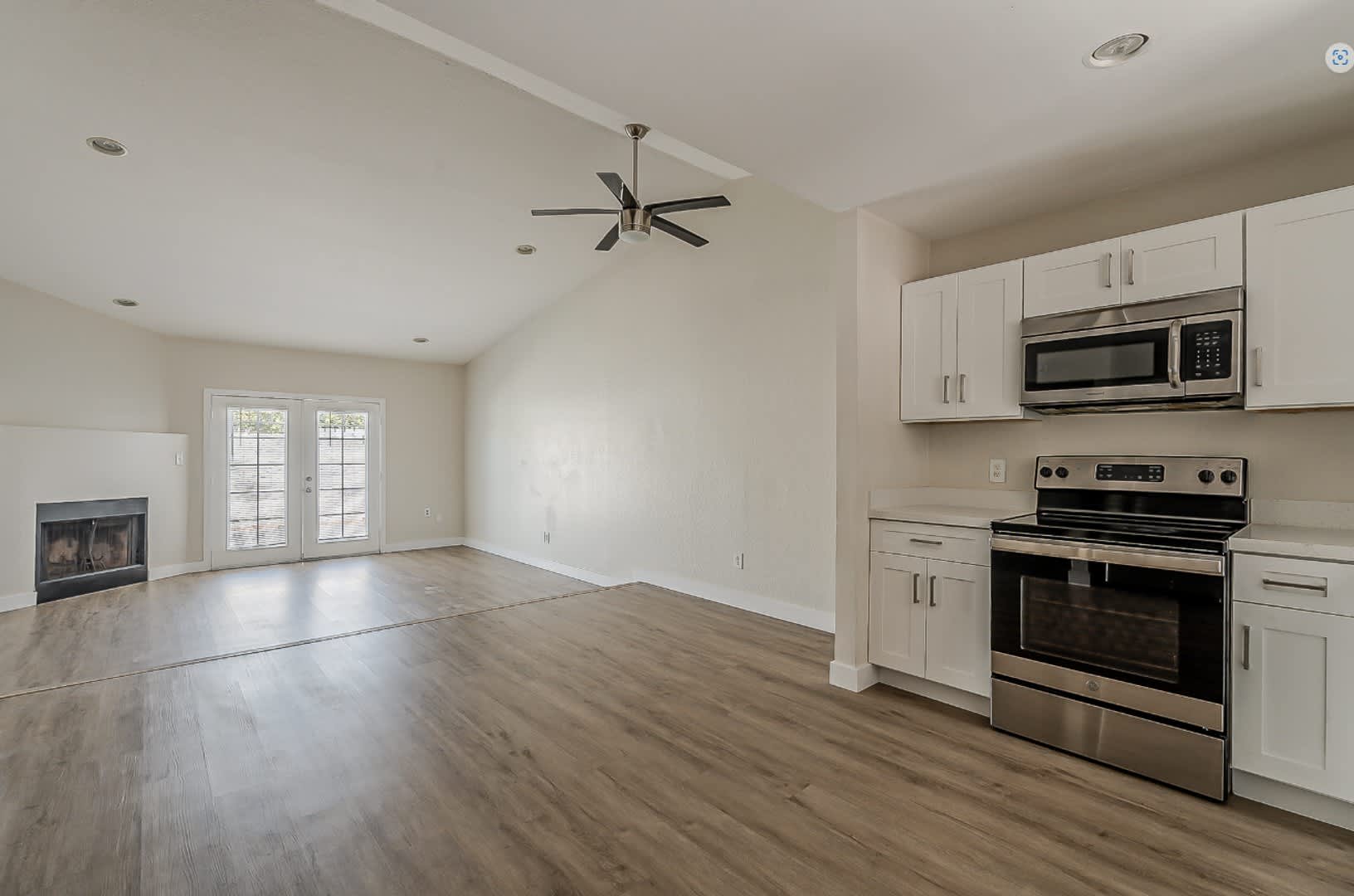 Fully Remodeled!! Low Deposit only $995.00. – photo 1