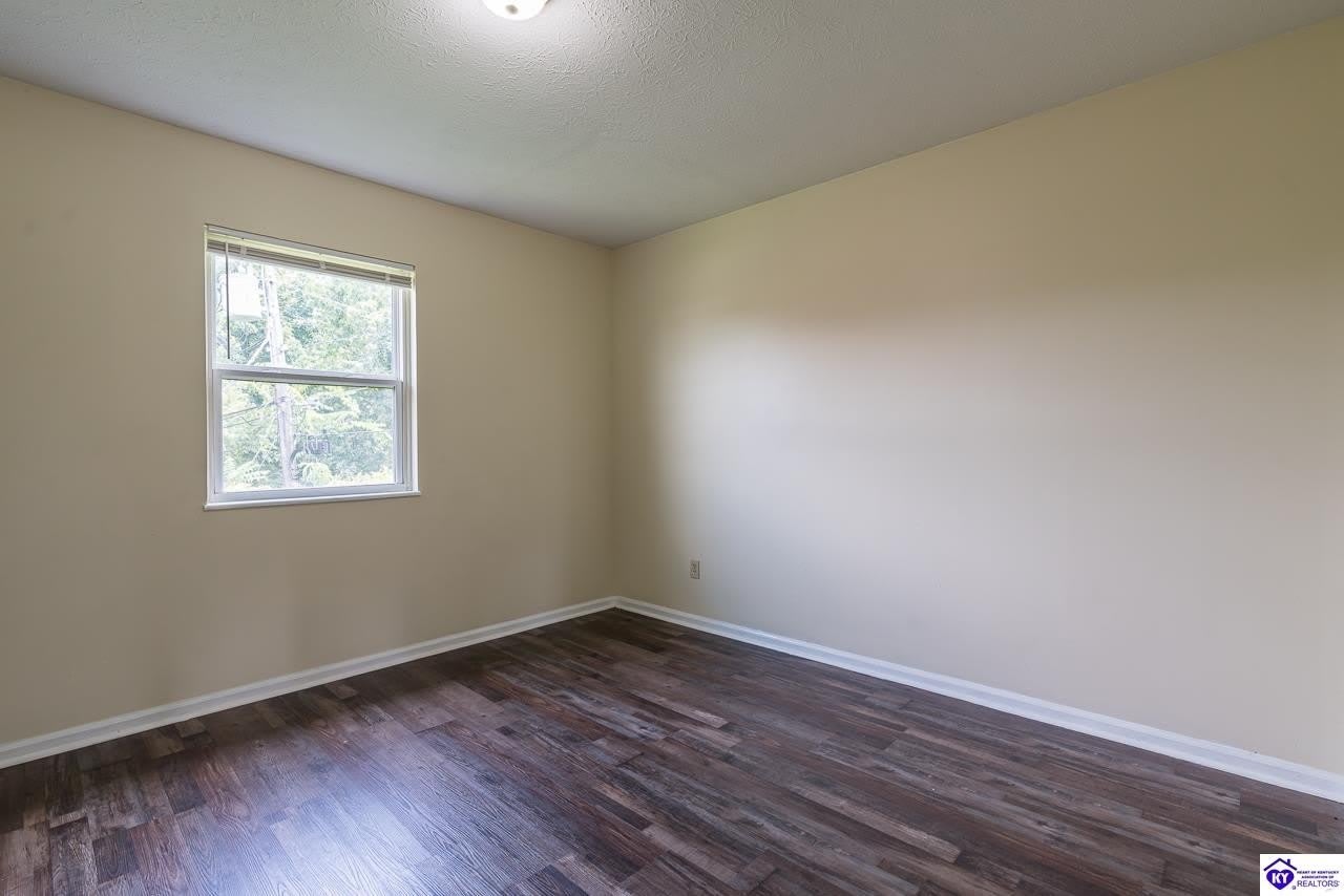 390 Elm Road – photo 5