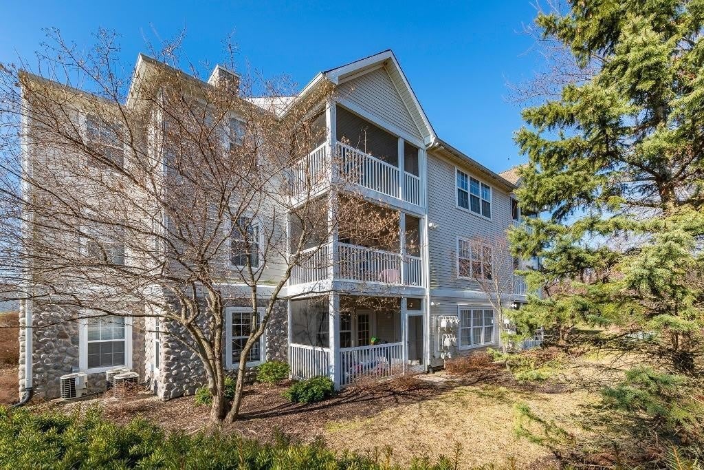 1236 Joyce Lane – photo 2
