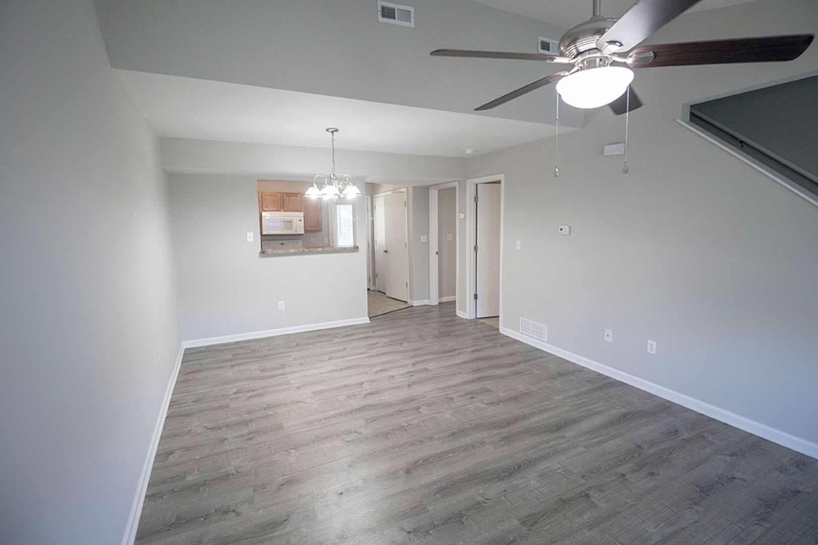 Large 4 bedroom Duplex – photo 4