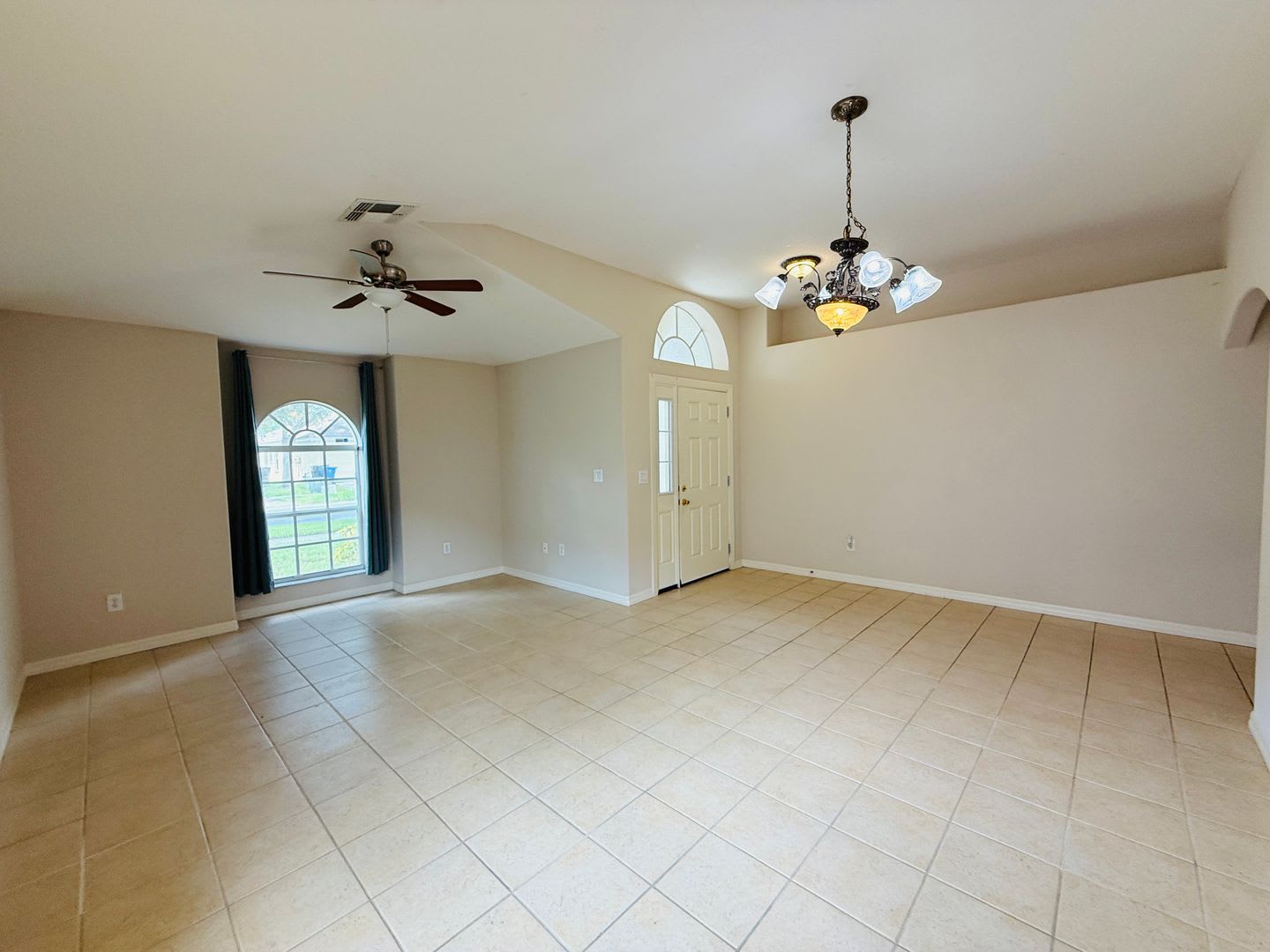 Beautiful 4 Bedroom Home For Rent – photo 5