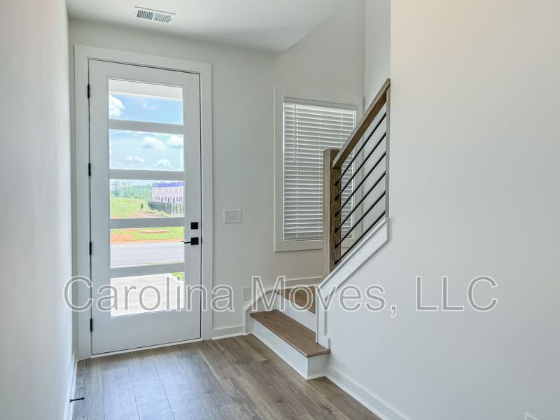 1431 Darrowby Way – photo 3