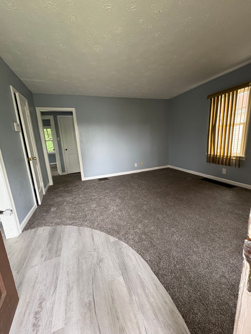 2 Bedroom Home in Dayton – photo 2