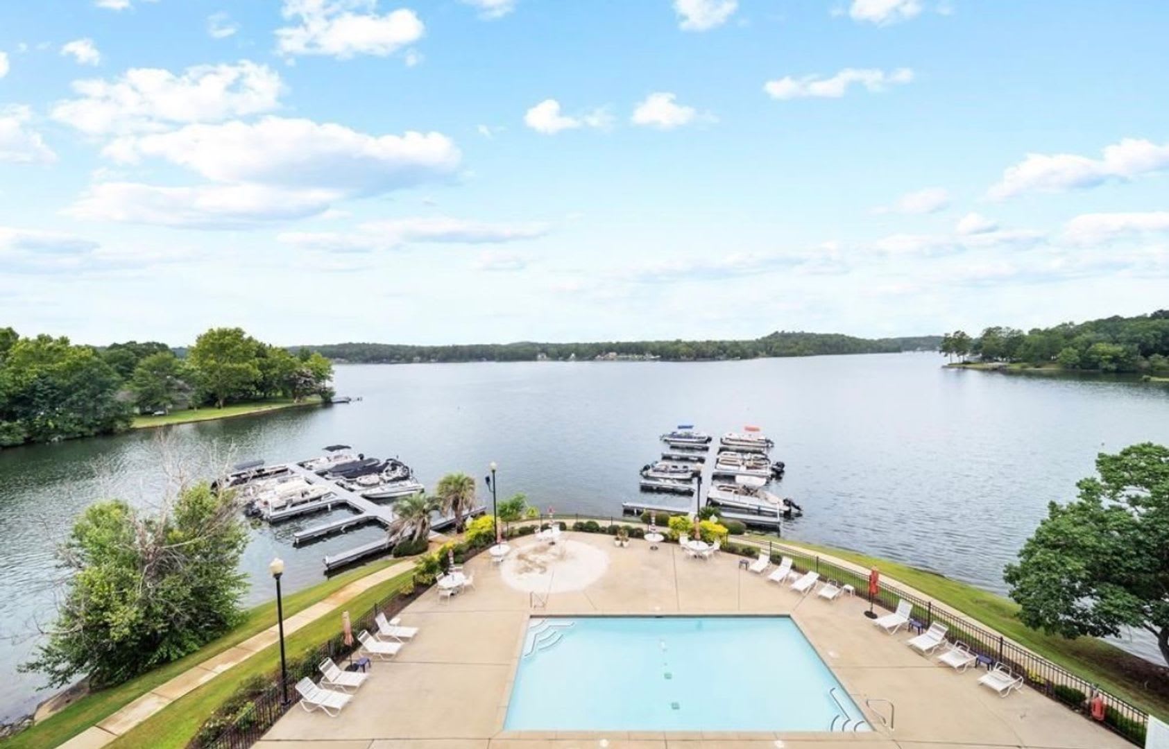 ***Beautiful 2 Bedroom / 2 Bathroom Condo on Lake Harding*** – photo 4