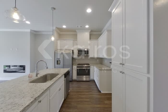 6405 Roux Drive – photo 5
