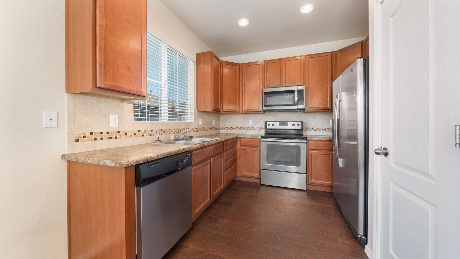 Great Townhome in the Vistas at Norwood – photo 5
