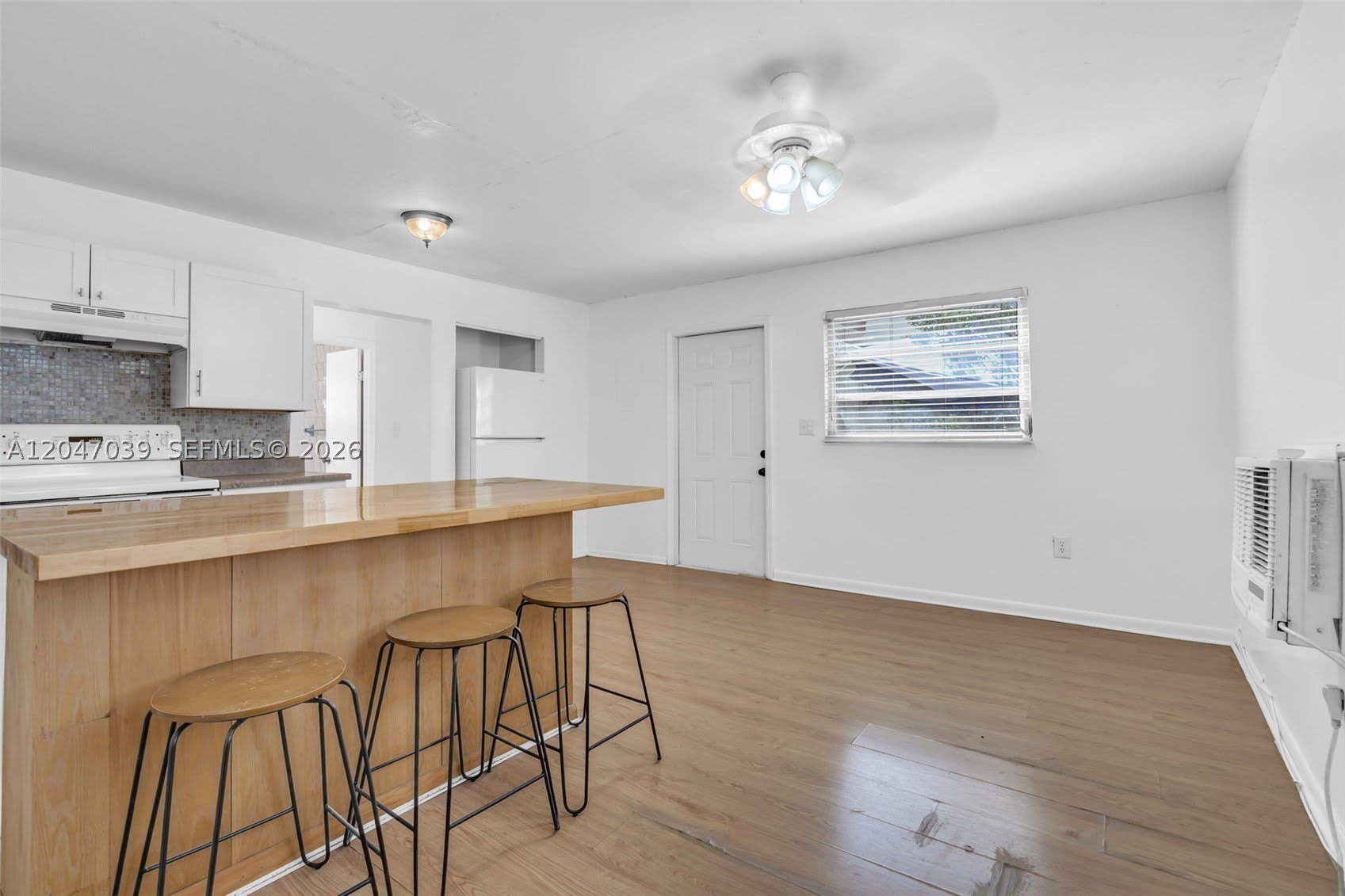 2809 SW 23rd Ter – photo 4