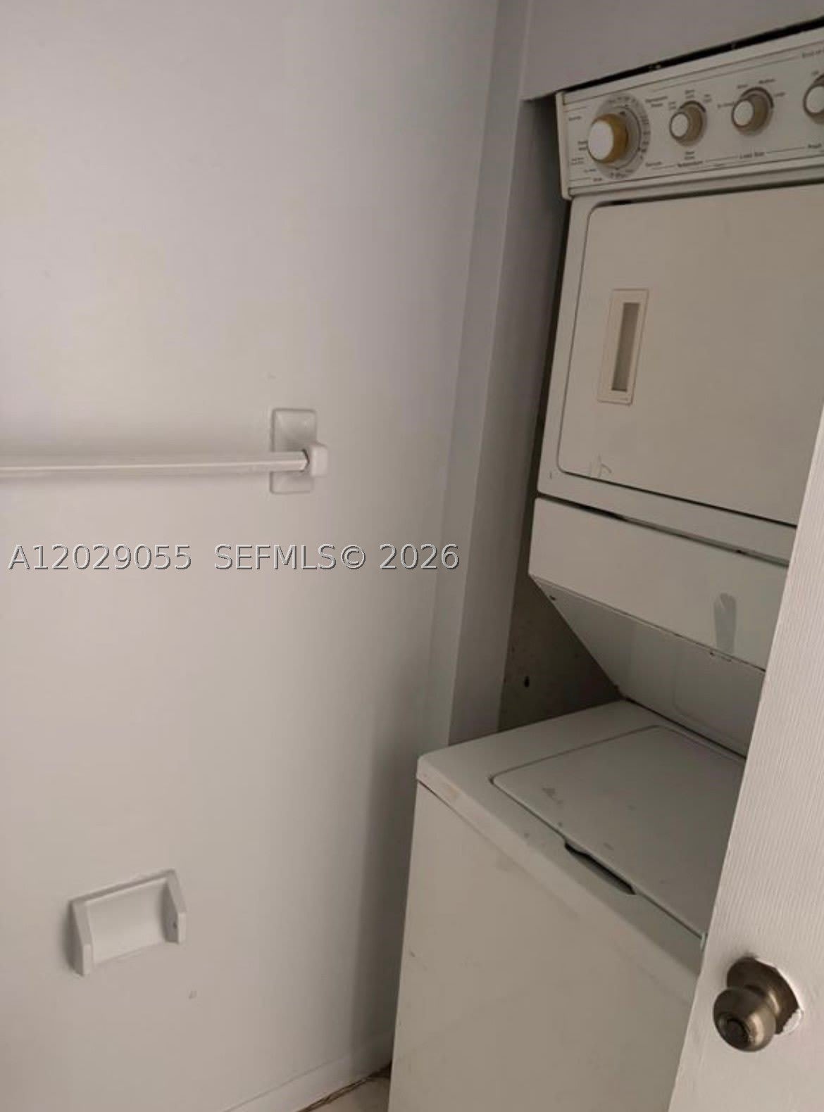 2512 NW 52nd Ave – photo 3