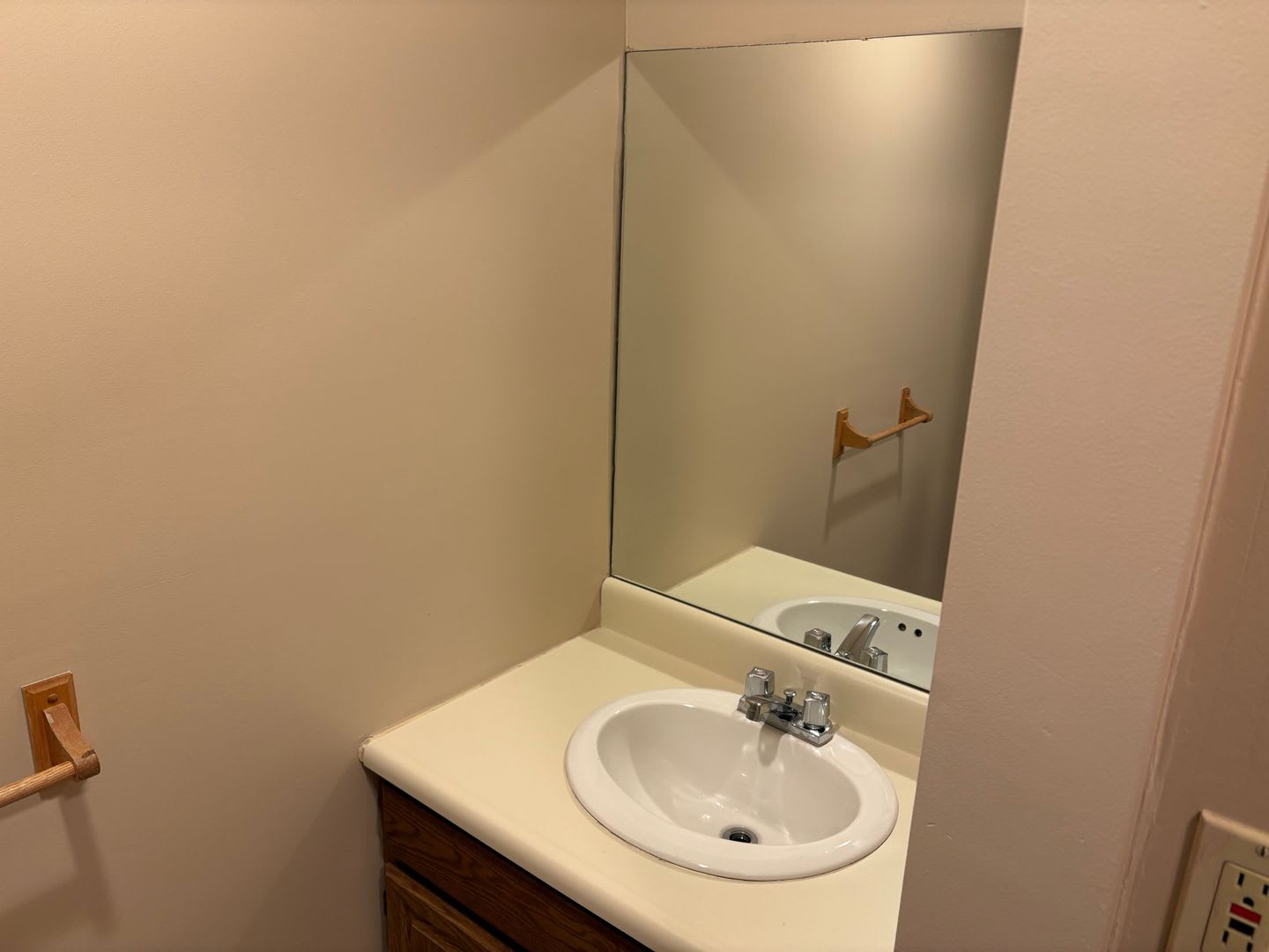 Large 1 Bedroom apartment – photo 3