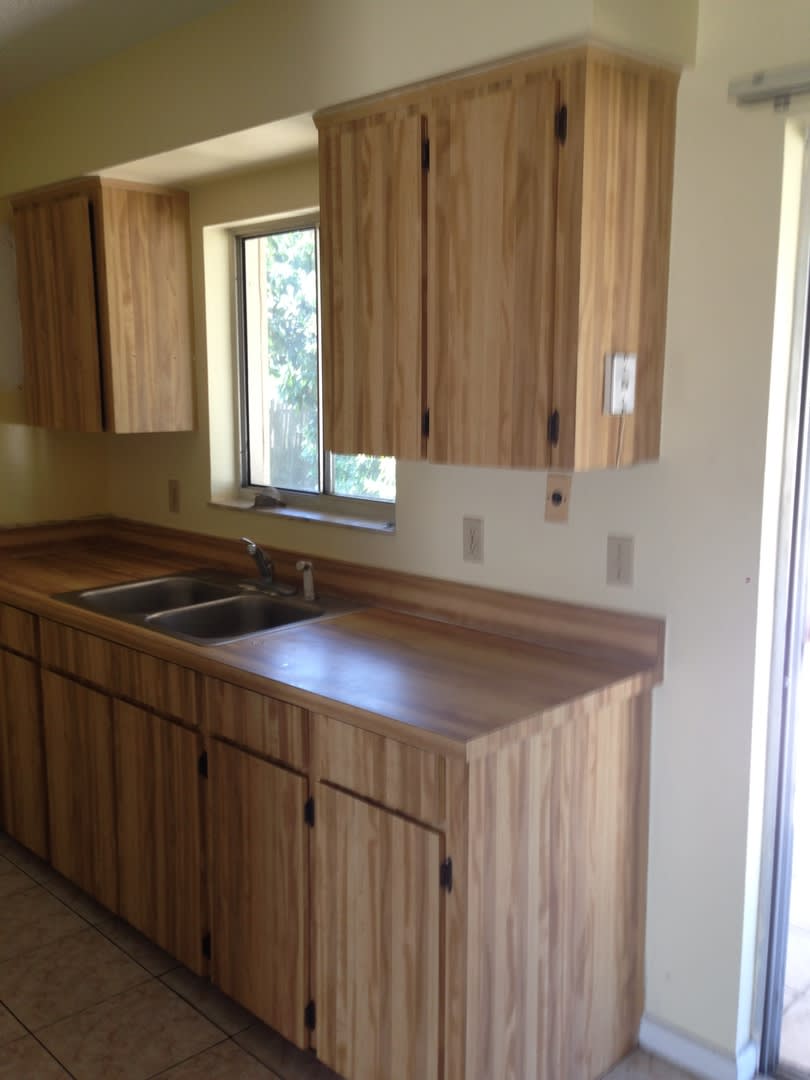 1St Month Free Rent 2 Bed 1 Bath Home With 1 Car Garage Pet Friendly Washer Dryer Hook Ups Section 8 Welcome – photo 4