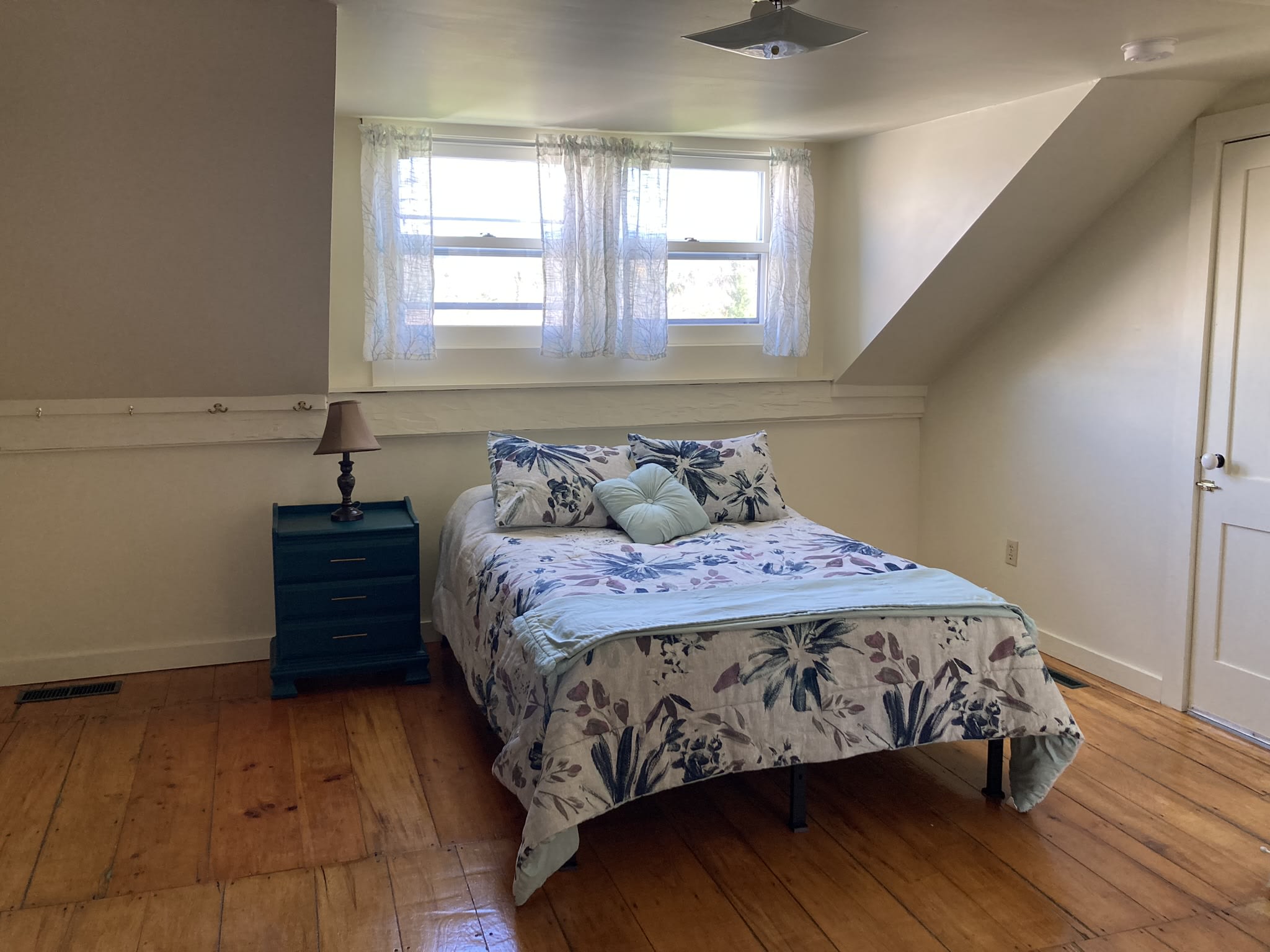 880 Vermont 15 – photo 4