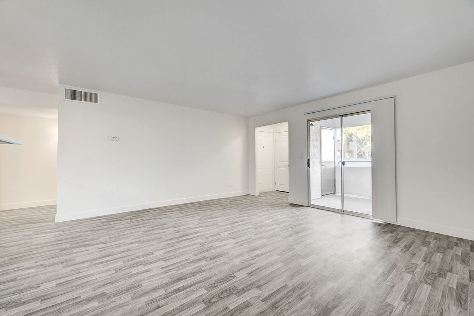 1 Bedroom Condo In Gated Green Valley Community Henderson – photo 2