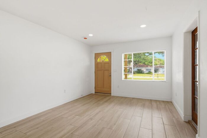 4325 South Coolidge Avenue – photo 5