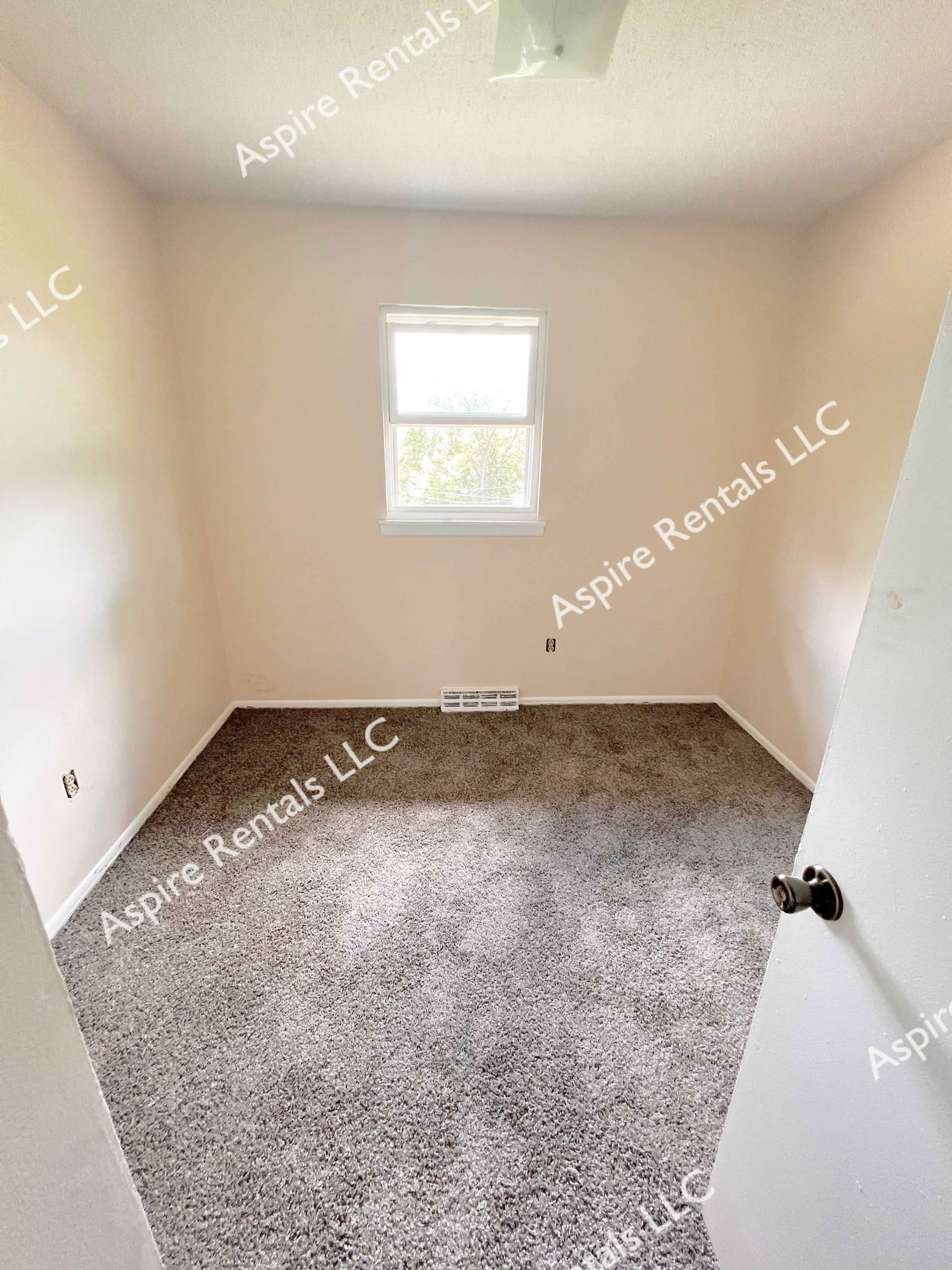 2905 N Willowbrook Rd B – photo 4