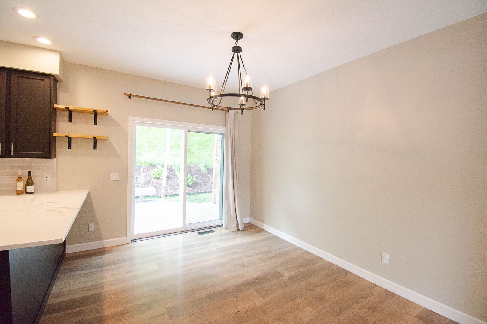 Beautifully Updated SW 4BR with Private Backyard – photo 5