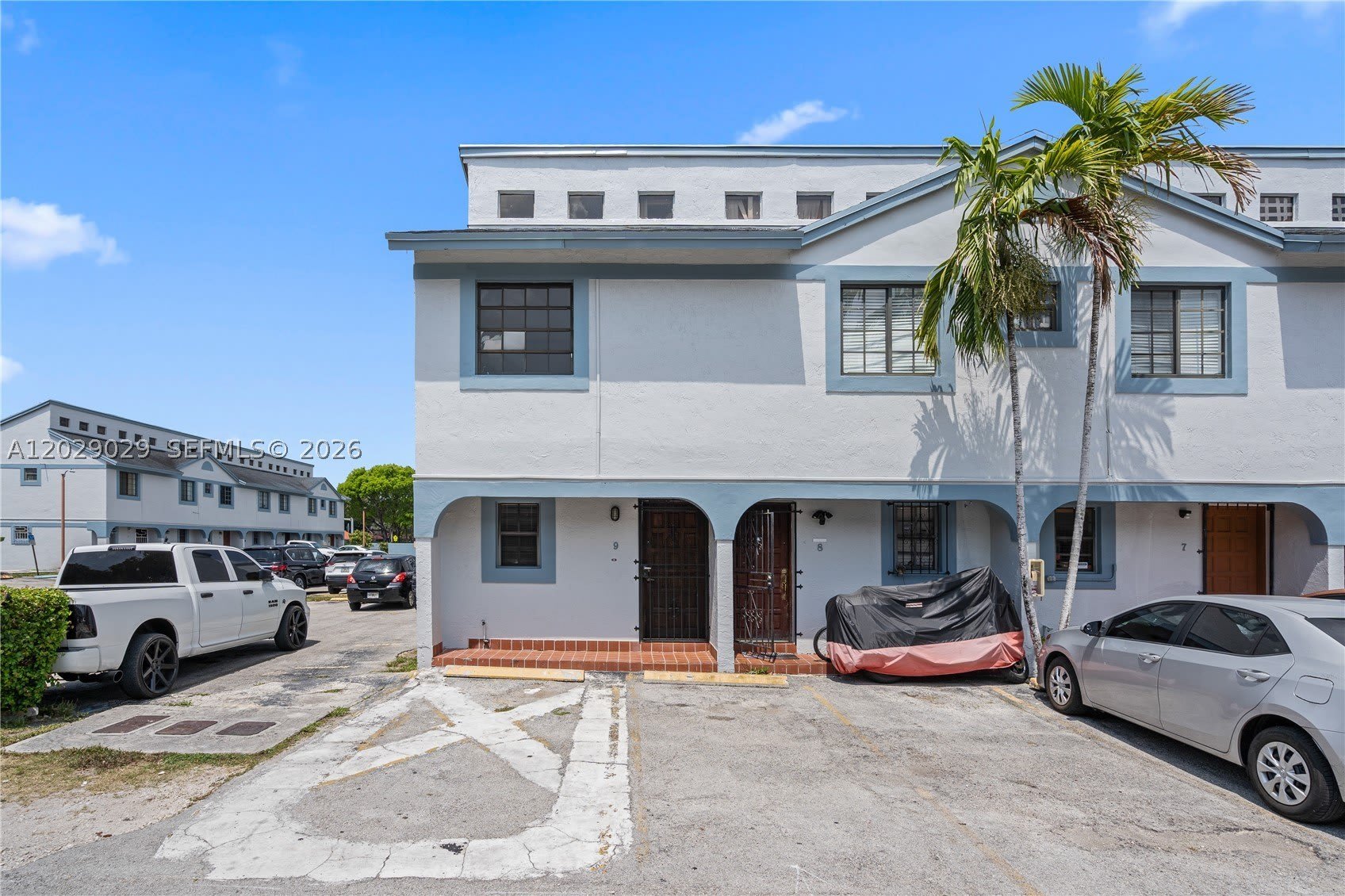 12035 SW 18th St – photo 1