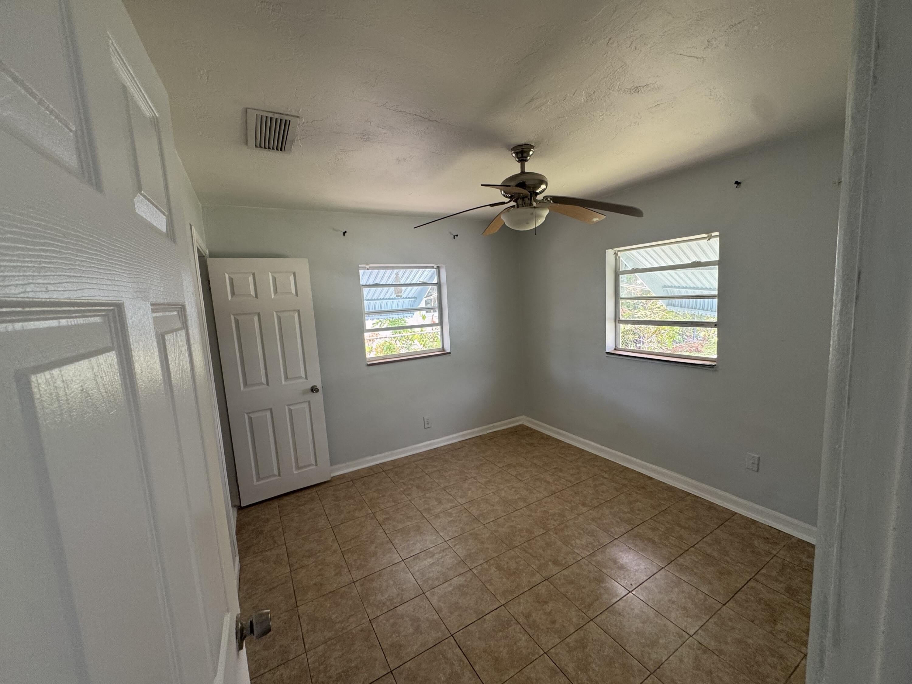 6101 NE 4TH Avenue – photo 5
