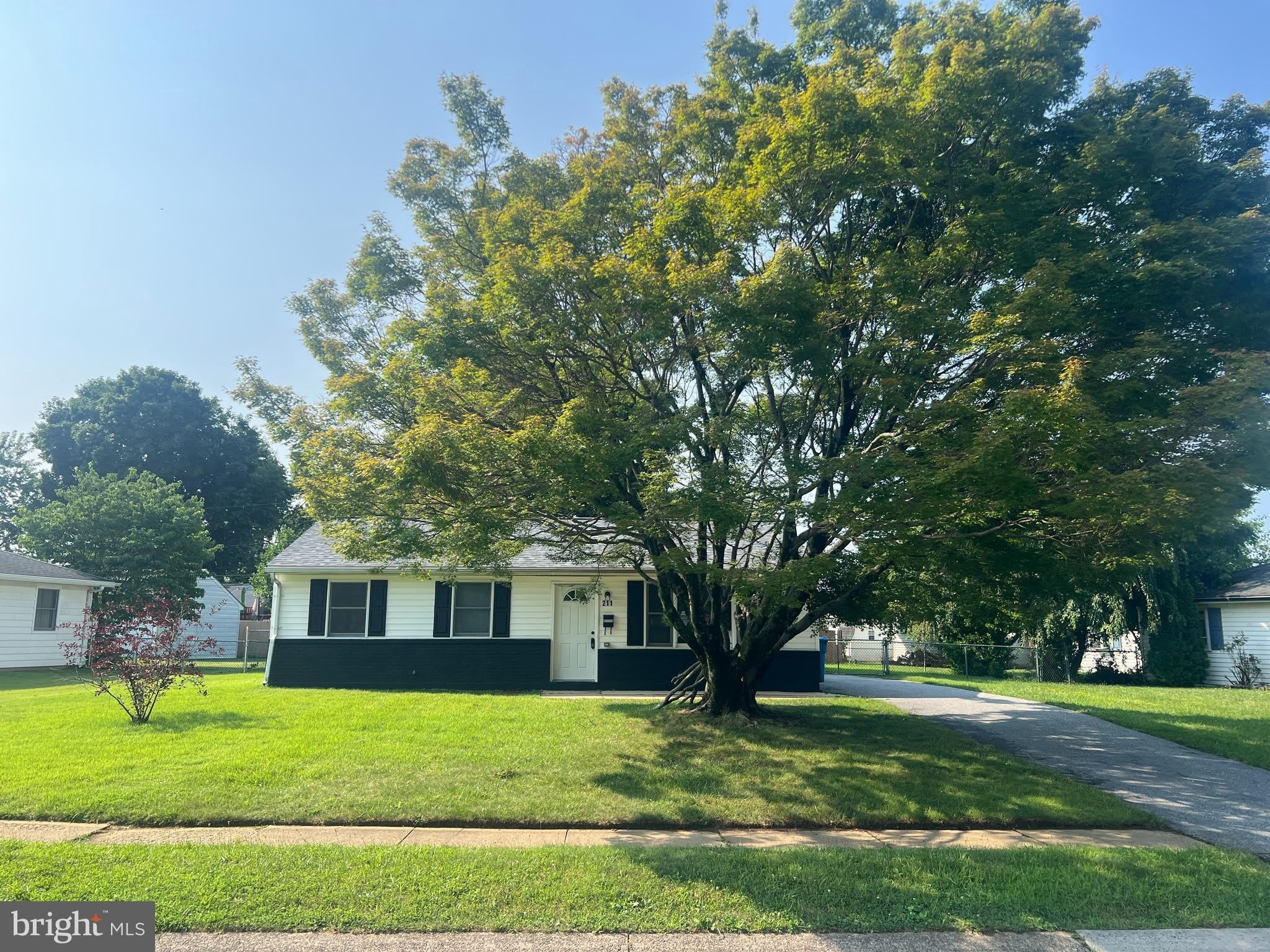 211 N BROWNLEAF Road – photo 2