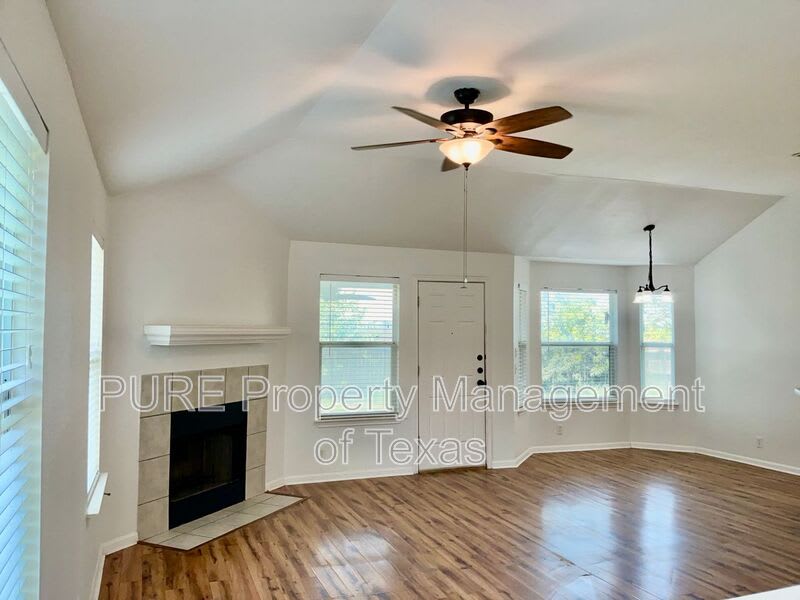 706 Stewart Drive – photo 4