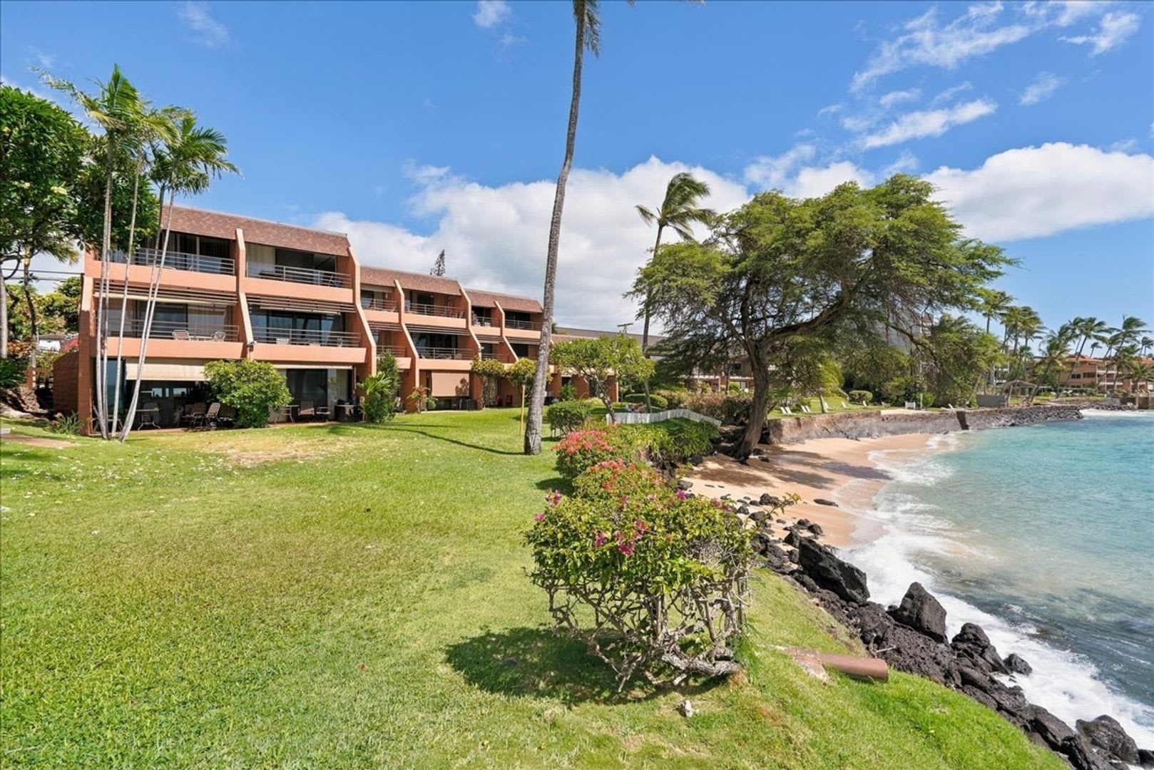 Direct Oceanfront Living at Kuleana – photo 3