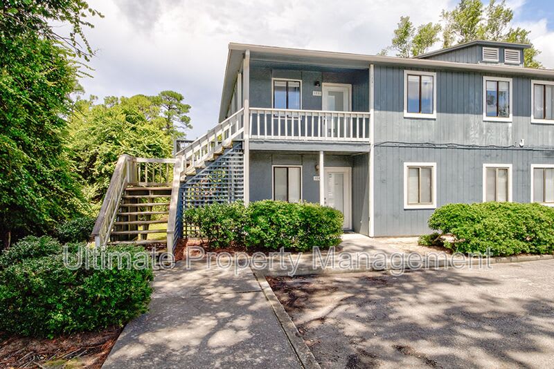 1251 Wellington Drive – photo 2