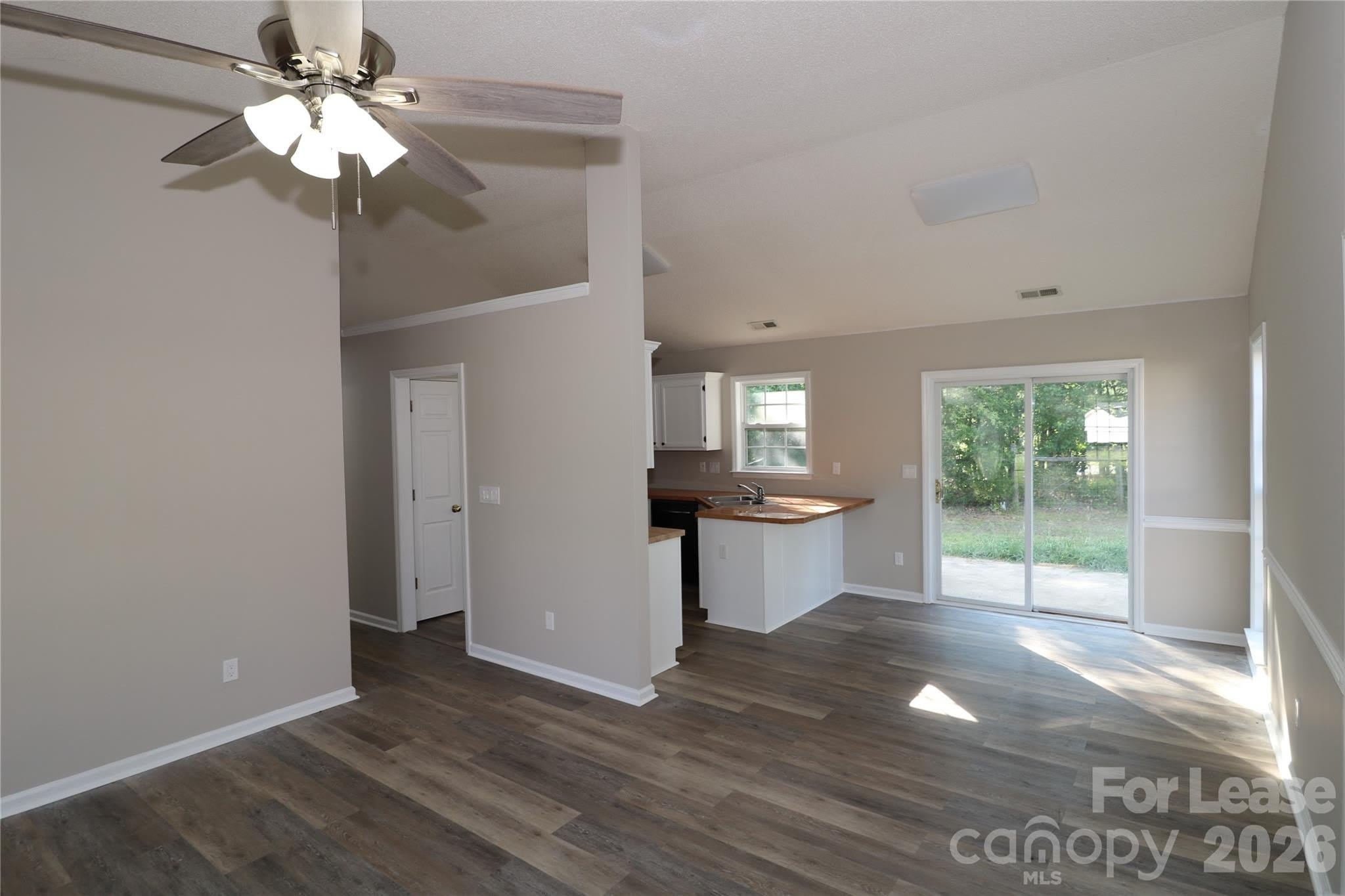 711 Harvest Way – photo 5