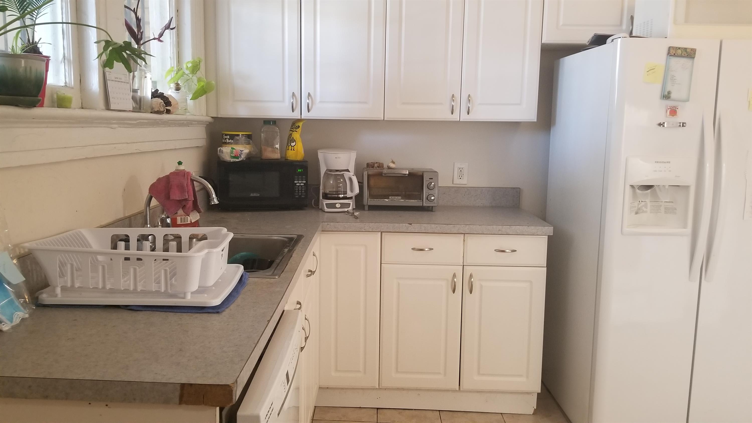 402 East Victory Drive 1 – photo 3