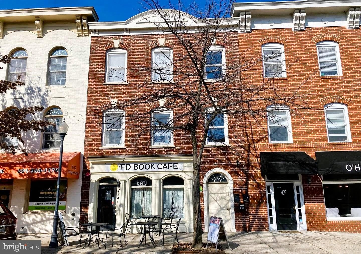 422 MAIN Street – photo 1