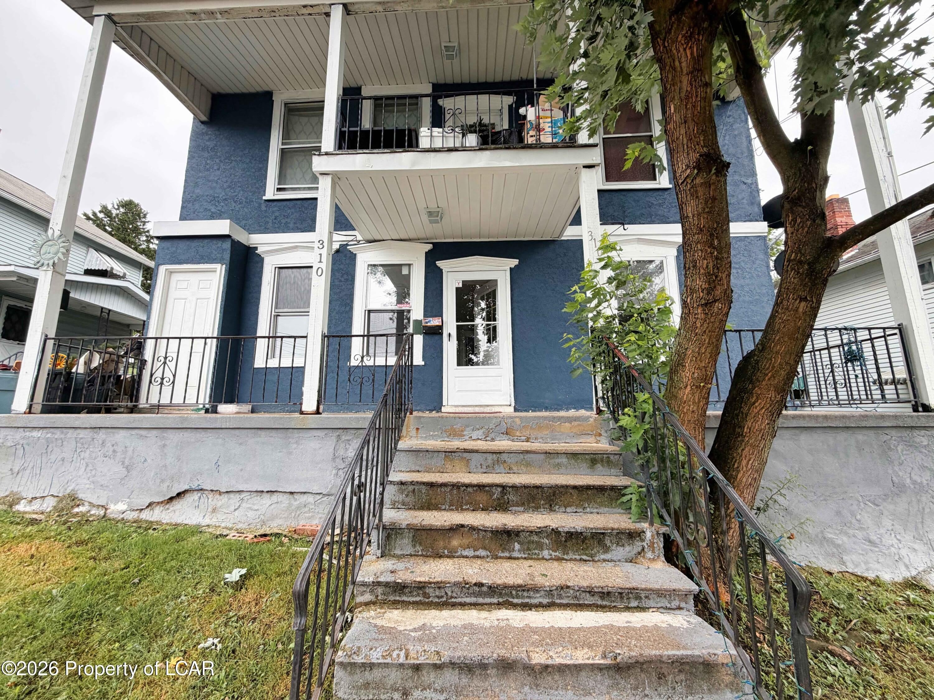 310 Oak Street – photo 1