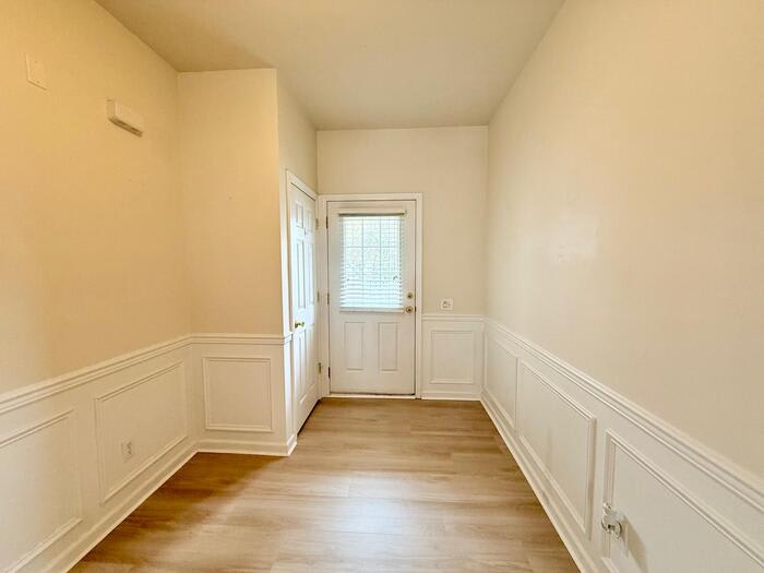 10212 Garmoyle Street – photo 2