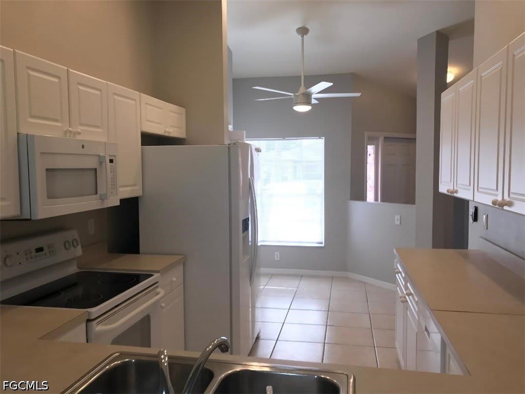 4330 SW 7th Place – photo 2