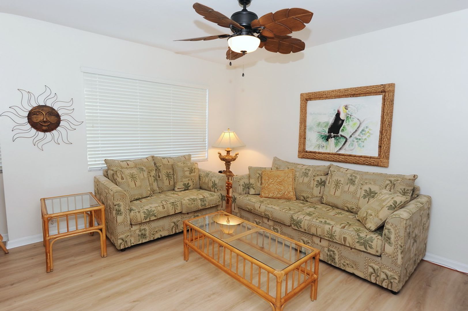 OFF-SEASON 2026: 2 Bedroom 2 Bath Furnished Rental in Vanderbilt Lakes – photo 4