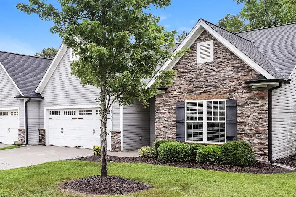 102 Brookbank Ct – photo 1