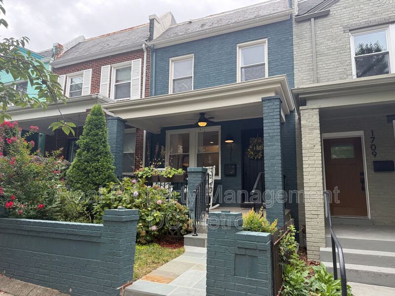 1711 Lang Pl Ne – photo 2